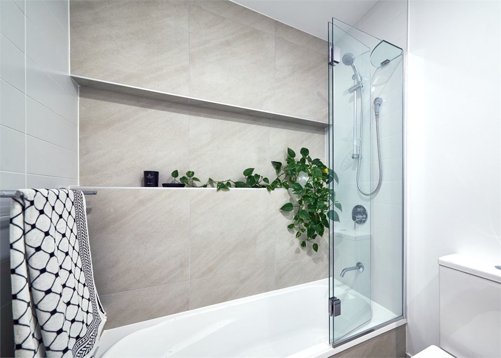 10mm Fix and Swing Shower Screens