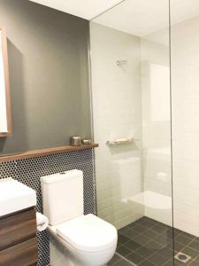 Frameless-Shower-Screen-Panel-2-1