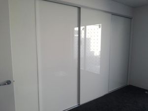 frameless-mirror-robe-doors