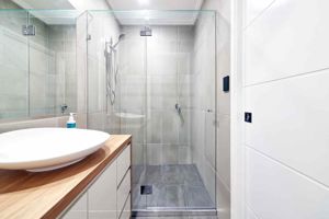 Frameless-Shower-Screen-4-1