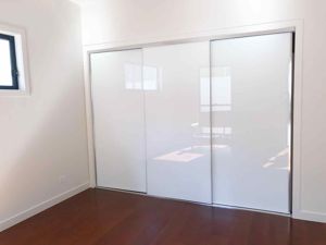Super-White-Robe-Doors-2-2