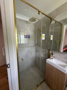 6mmInlineBrushedGoldFrameHardwareClearGlassenduroshield