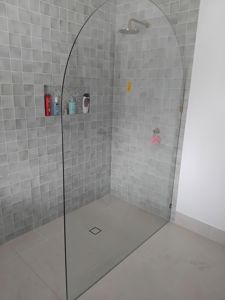 10mmPanelDEndArchshapeBrushedGoldHardwareclearglass
