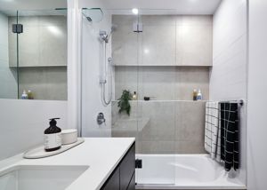 Shower Screen 6mm Fix And Swing 1