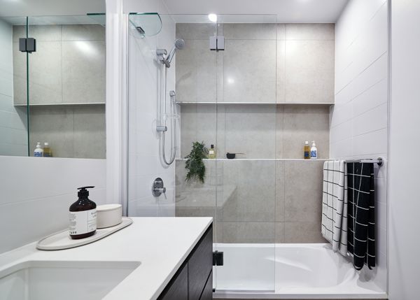 10mm Fix and Swing Shower Screens