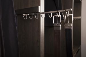 Accessories_Deluxe-Sliding-Belt-Rack-01