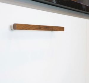 PremiumHandlesMOMO-Ara_Walnut_DHandle