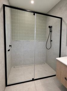 Shower Screen S3 Sleek Black Front Only J740982-CG