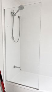ShowerScreens_6mm_Panels_PolishedSilverHardware_BathShower_CG