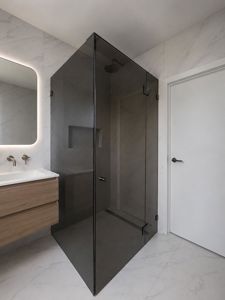 Bronze 10mm shower screen gunmetal grey J560715