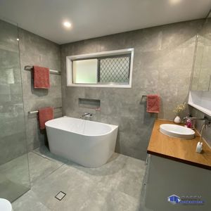 ShavingCabinet_White_withshelf_ShowerScreens_10mm_Panels_CaseyConstructionsPtyLtd