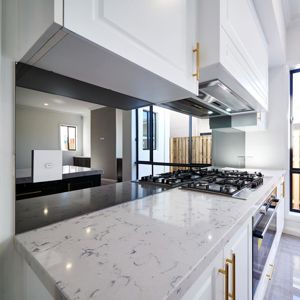 Splashbacks_MirrorMax_GreyMirror1