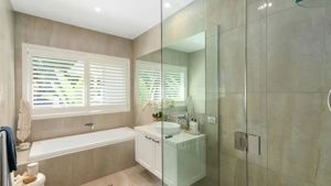 metricondisplayhome10mmhingedshowerscreen