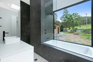 ShowerScreens_10mm_Panels_CraftResidential