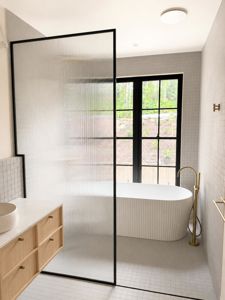 ShowerScreens_10mm_Panels_Framed_Narrow_reed_jw41885J532736.1-CG