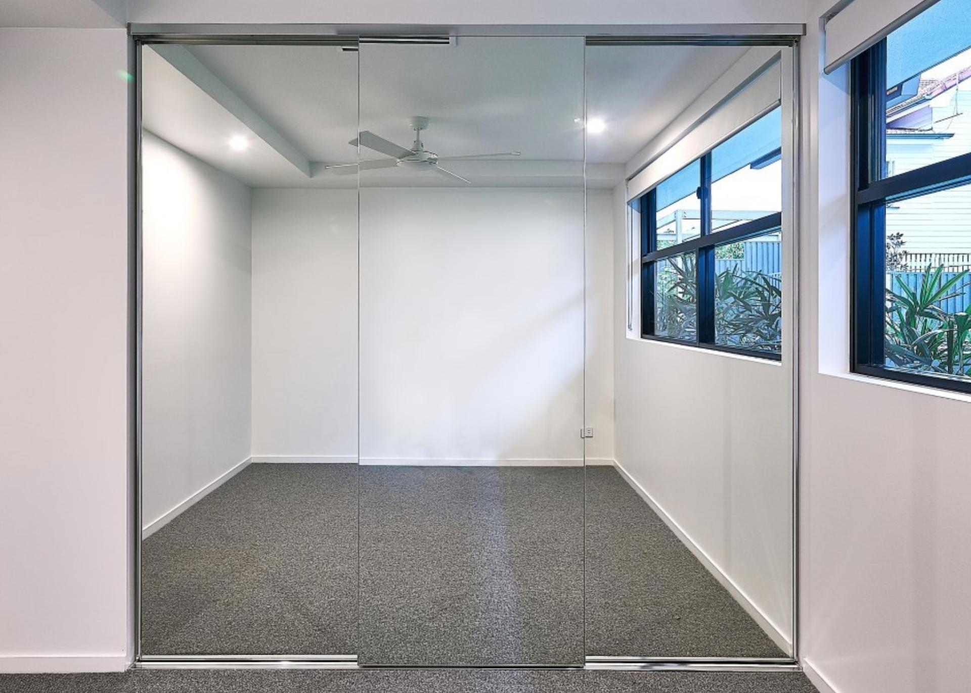 FRAMELESS WARDROBE DOORS