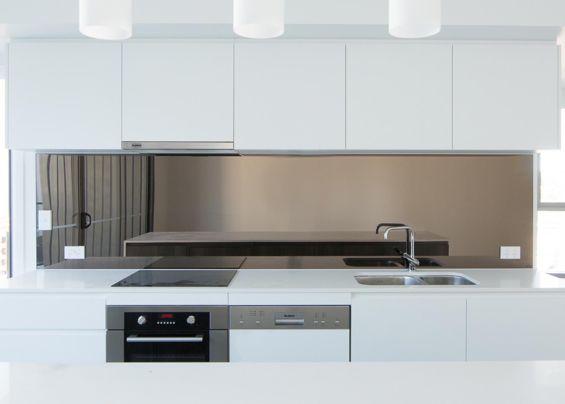 MIRRORMAX GLASS SPLASHBACKS