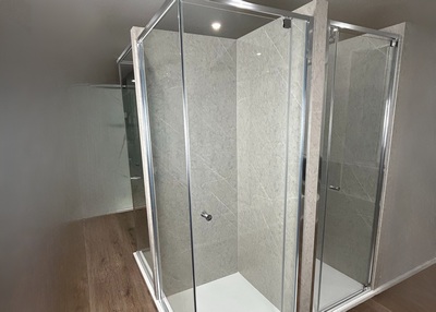 Overlap Shower Screens